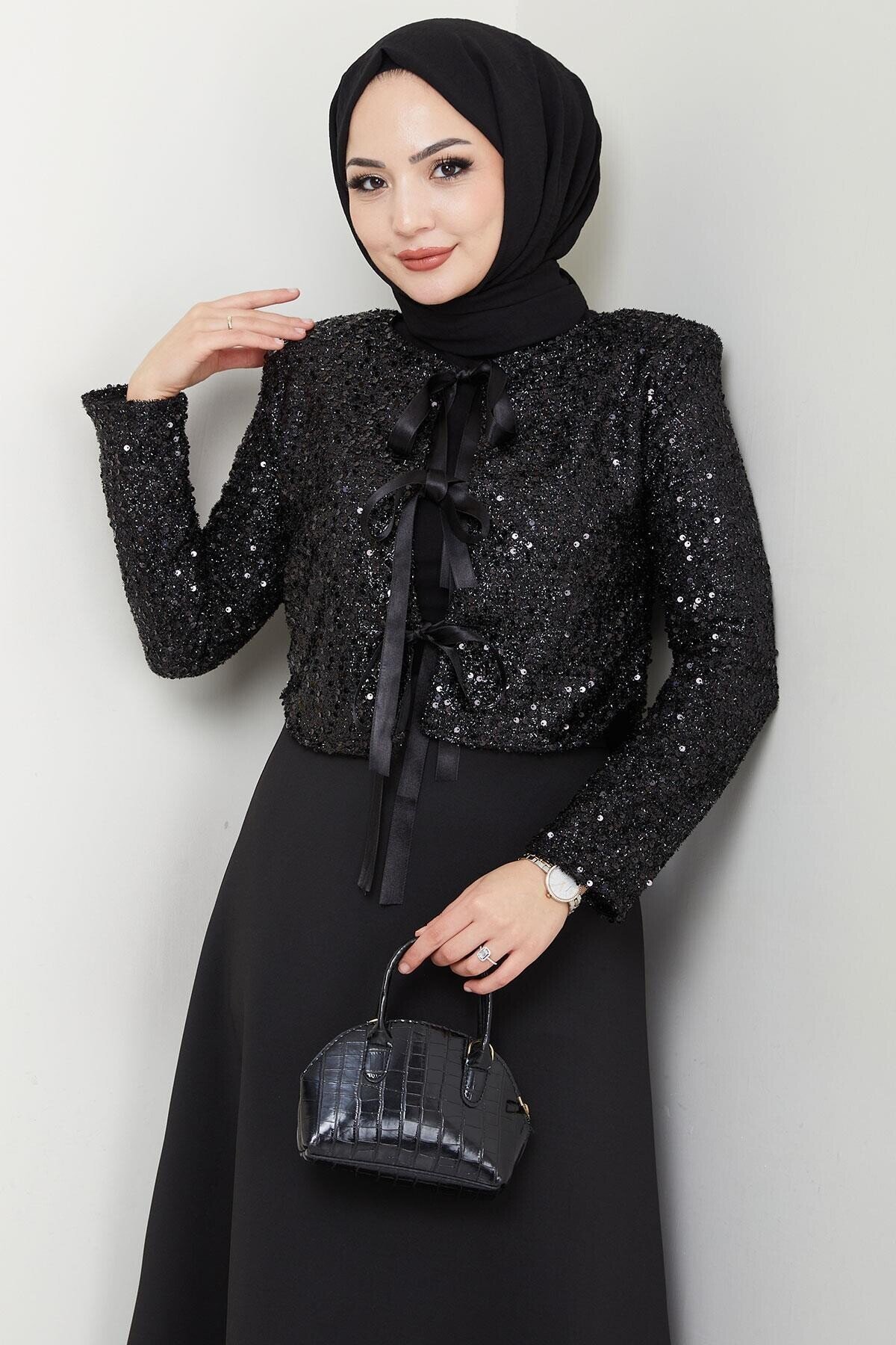 Kurdeleli Pul Payet Ceketli Takım Siyah HM2725